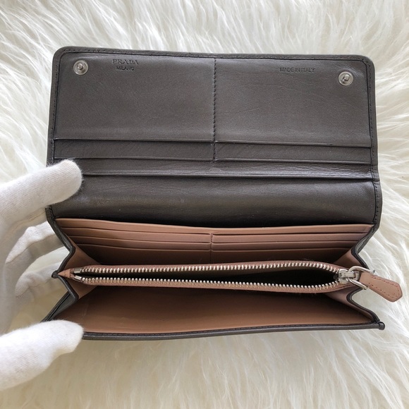 ⭐️SOLD⭐️Prada Double Hook Closure Wallet in Purple - Picture 5 of 8